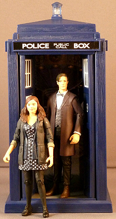 The Doctor, Clara & Spin and Fly Tardis